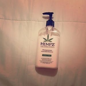 Hempz Pomegranate Body Lotion 17oz